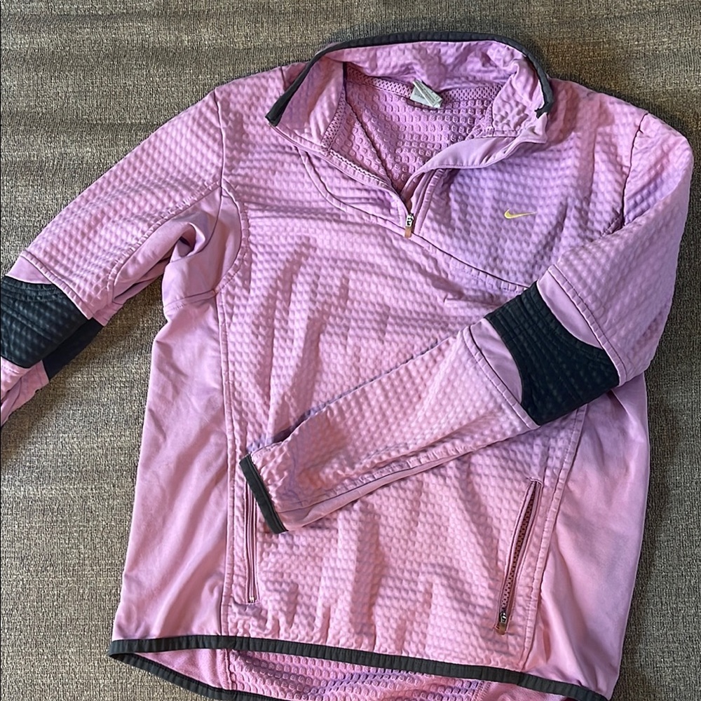 Nike Sphere Thermal Running Pullover in Lilac